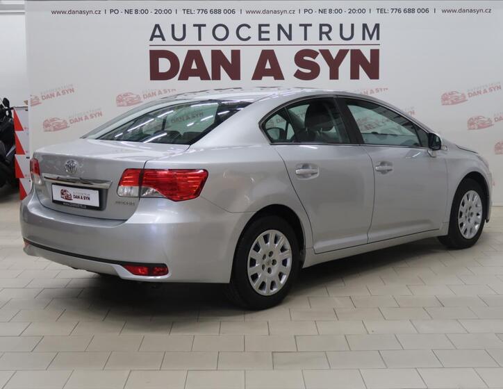 Toyota Avensis 4