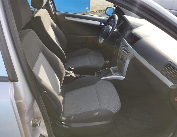 Opel Astra 8