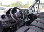 Mercedes-Benz Sprinter 9