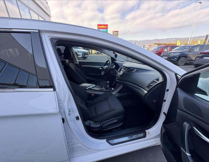 Hyundai i40 13