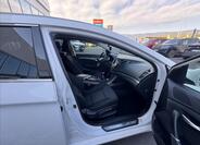 Hyundai i40 13