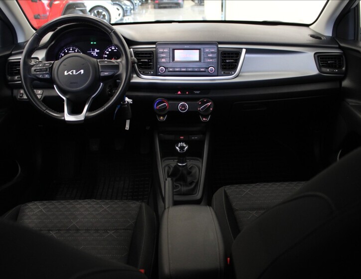 KIA Rio 8