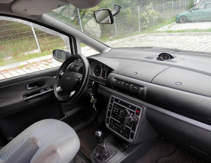 Ford Galaxy 14
