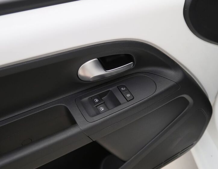 Volkswagen up! 12