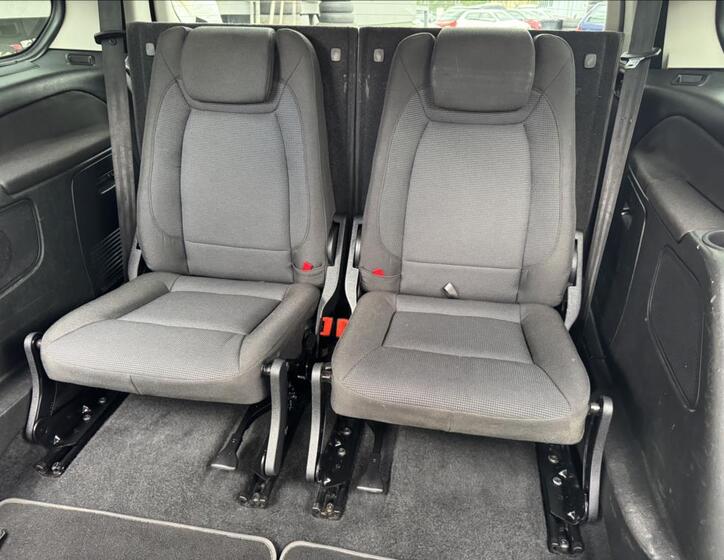 Ford Galaxy 19