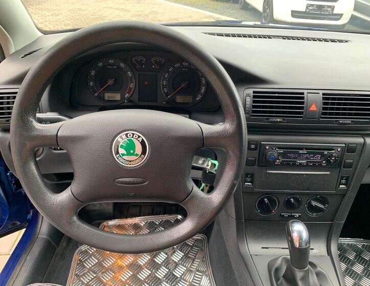 Škoda Superb 12