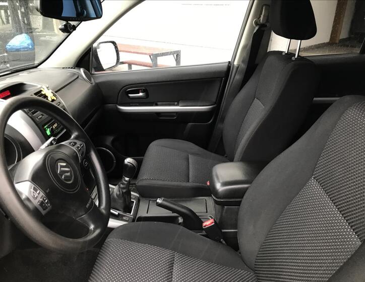 Suzuki Grand Vitara 7