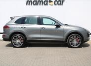 Porsche Cayenne 8