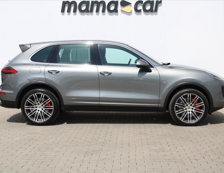 Porsche Cayenne 8