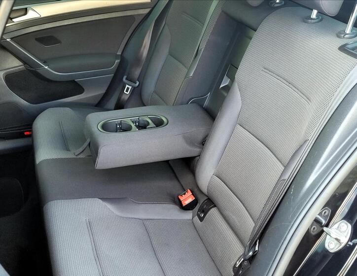 Volkswagen Golf 23
