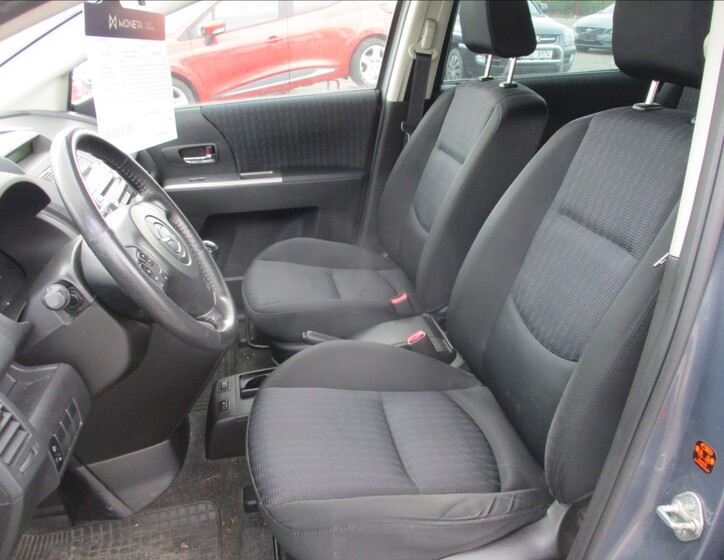 Mazda 5 12