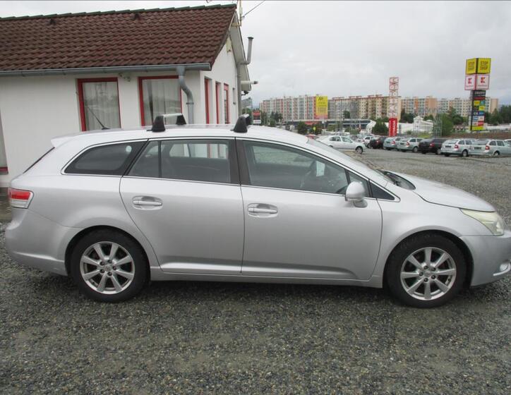 Toyota Avensis 4