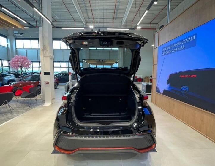 Toyota C-HR 10