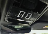 Land Rover Defender 16