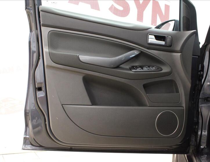 Ford Kuga 9