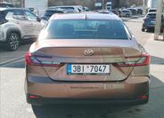 Toyota Camry 4