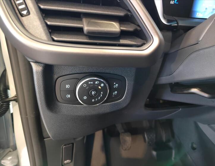 Ford Transit Courier 19