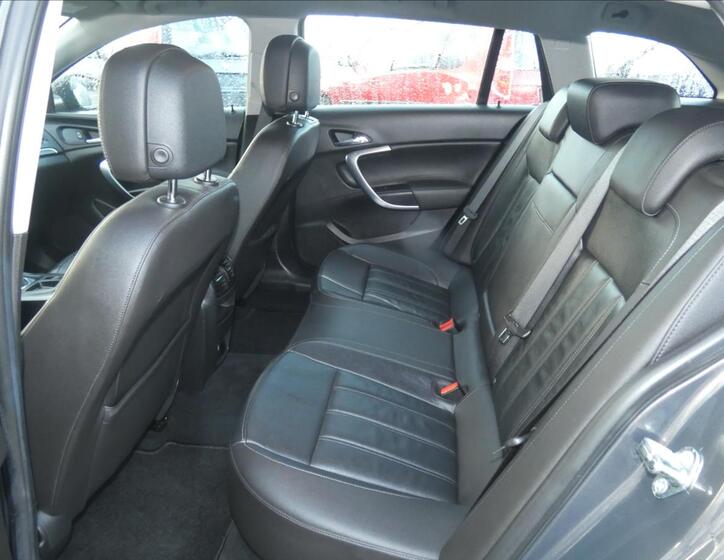 Opel Insignia 10