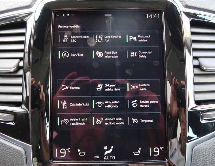 Volvo XC90 17