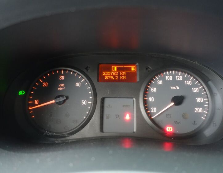 Opel Vivaro 8
