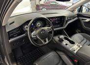 Volkswagen Touareg 6