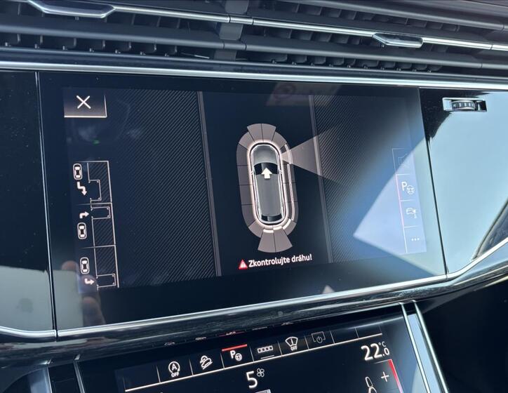 Audi Q8 43
