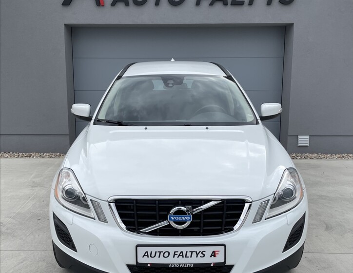 Volvo XC60 8