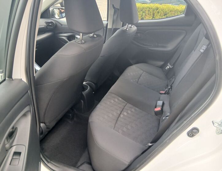 Toyota Yaris 12