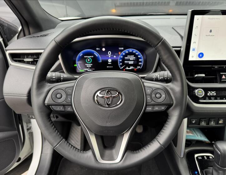 Toyota Corolla Cross 9