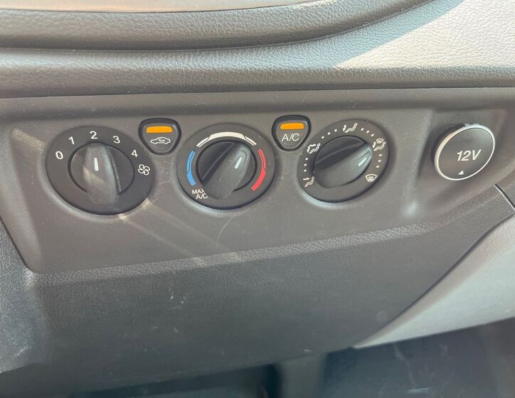 Ford Transit 12