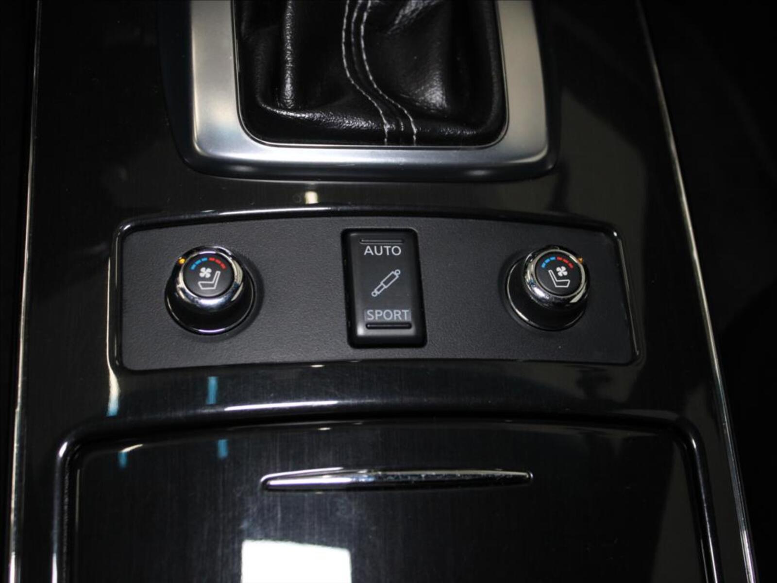 Infiniti FX30 17
