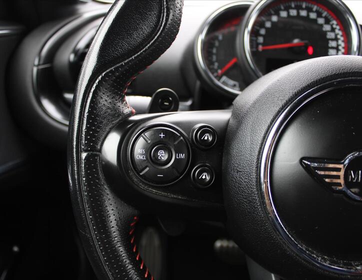 Mini Clubman 16