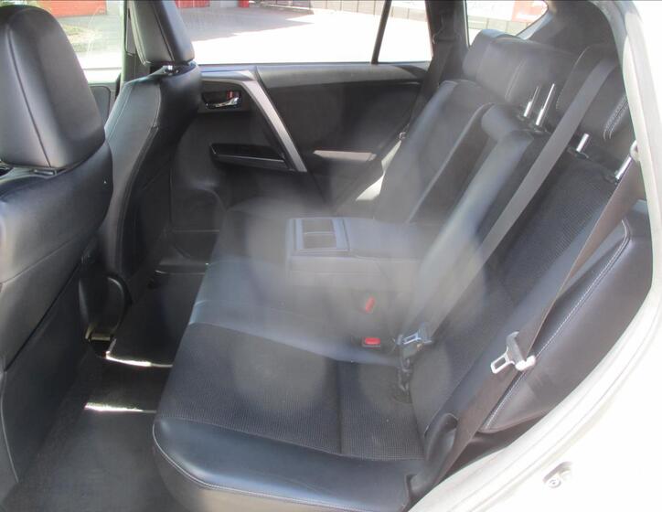Toyota RAV4 8