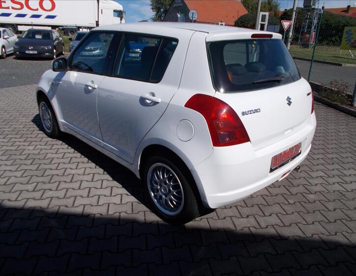Suzuki Swift 12