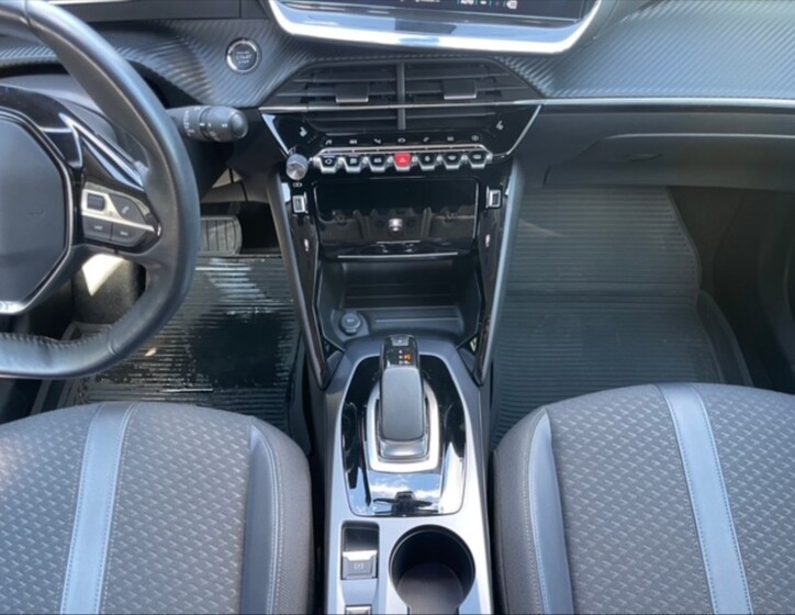 Peugeot 2008 10