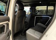 Land Rover Defender 23