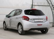 Peugeot 208 8