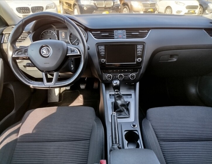 Škoda Octavia 16