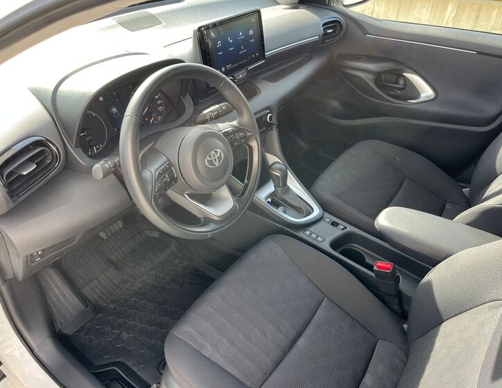 Toyota Yaris 14