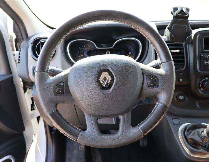 Renault Trafic 18