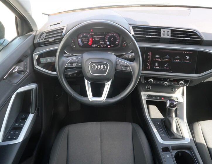 Audi Q3 5