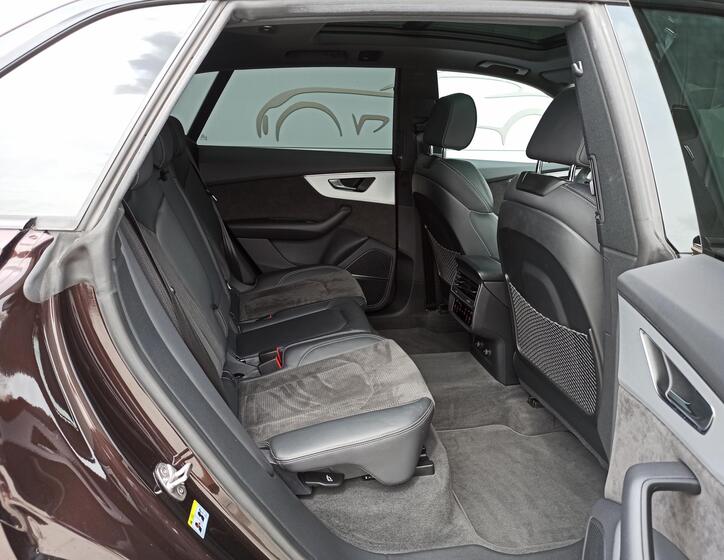 Audi Q8 8