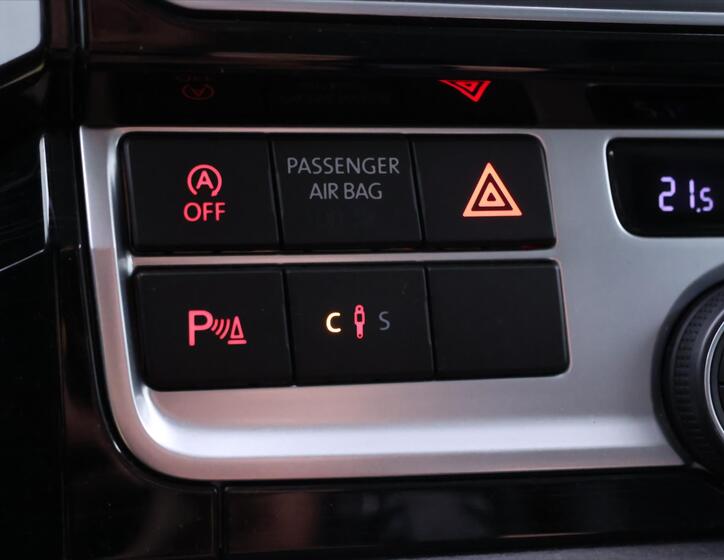 Volkswagen Multivan 25