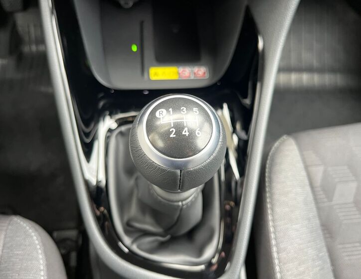 Toyota Yaris 24