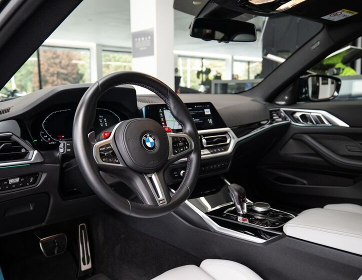 BMW M4 5