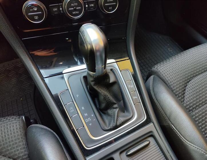 Volkswagen Golf 29