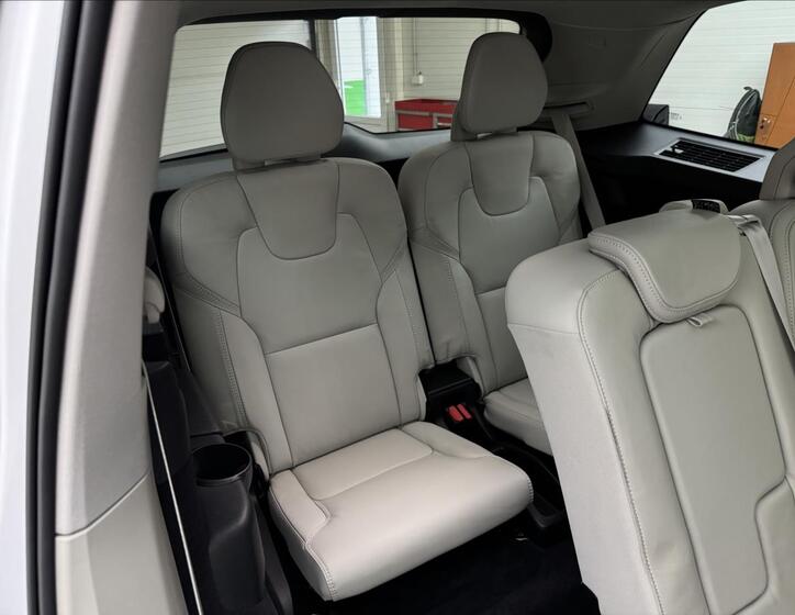Volvo XC90 42