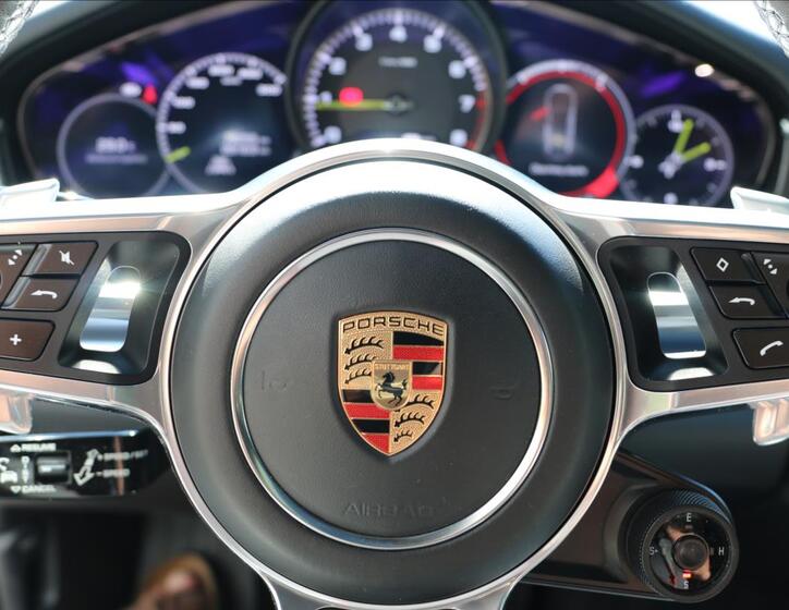 Porsche Panamera 28