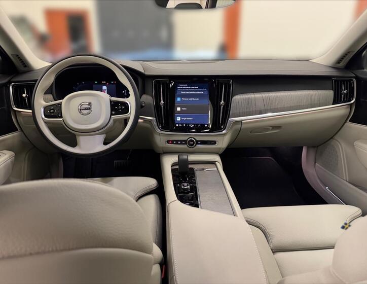 Volvo V90 10