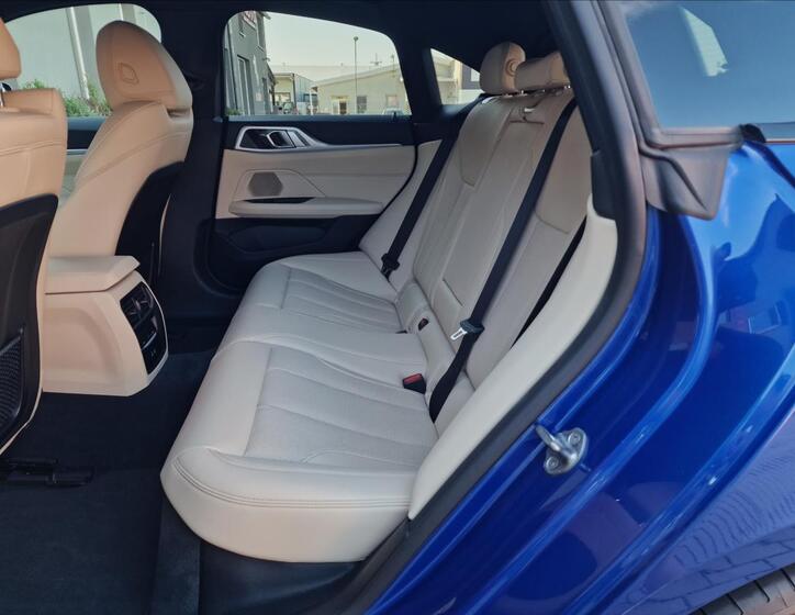 BMW i4 17